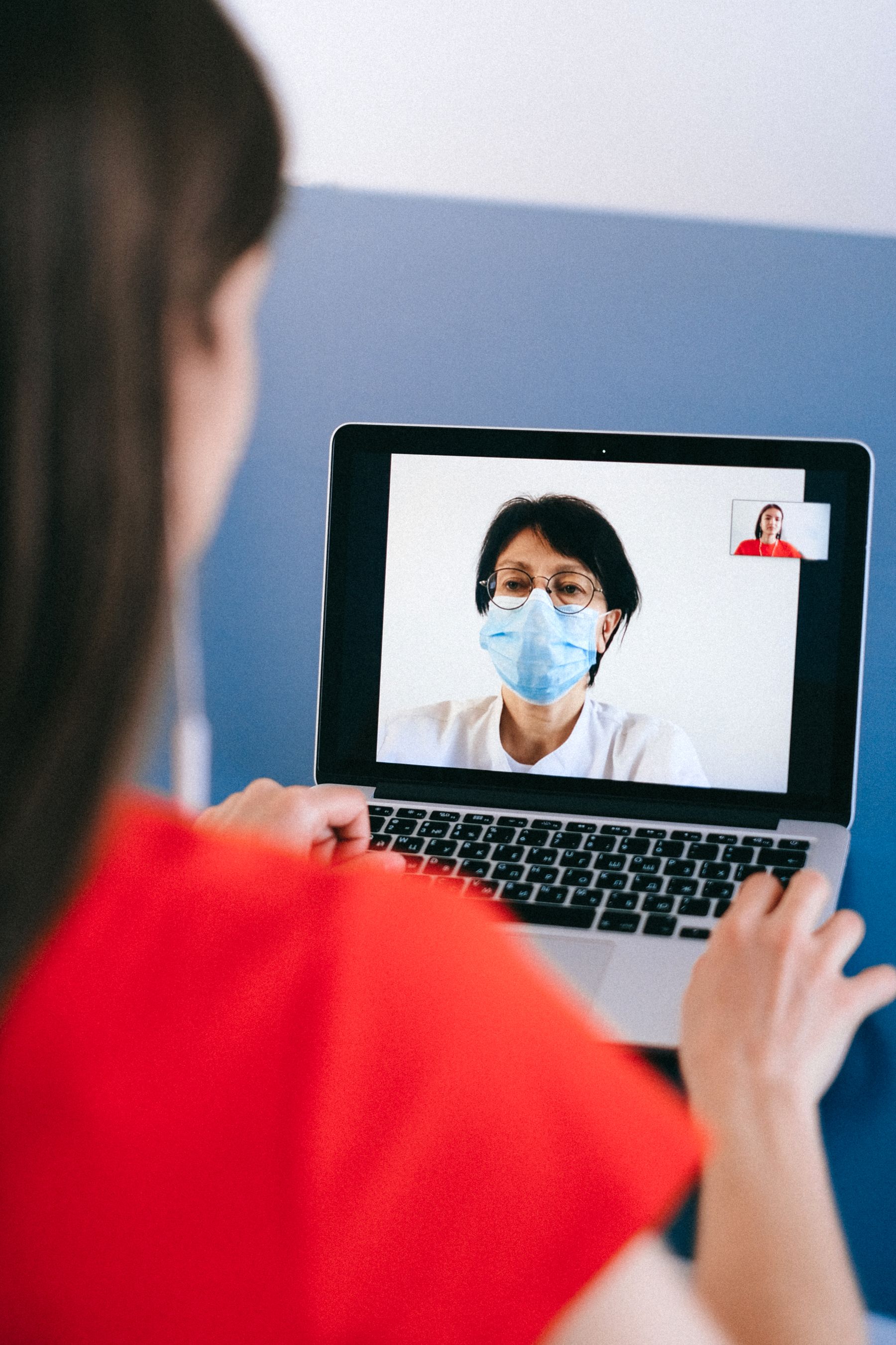 Patient receiving digital healthcare information
